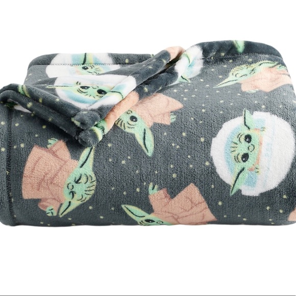 baby yoda fleece blanket
